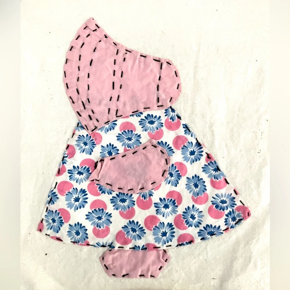 Vintage 40’s floral feedsack bonnet girl handmade quilt square linen